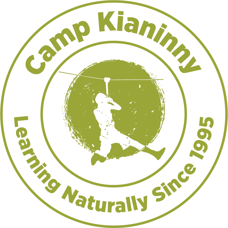 Camp Kiainny White and green (3)